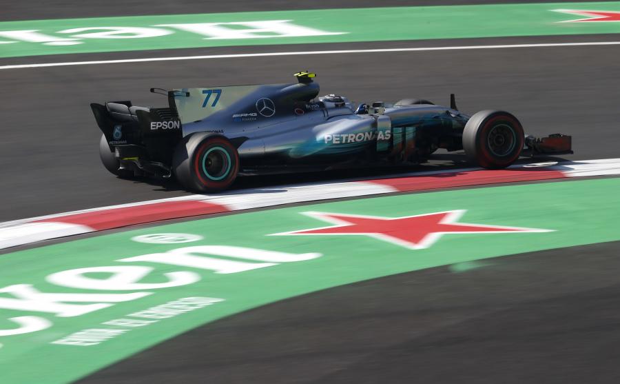  Mercedes-AMG F1 W08 EQ Power+ 2017 года  (фото 31 из 44)